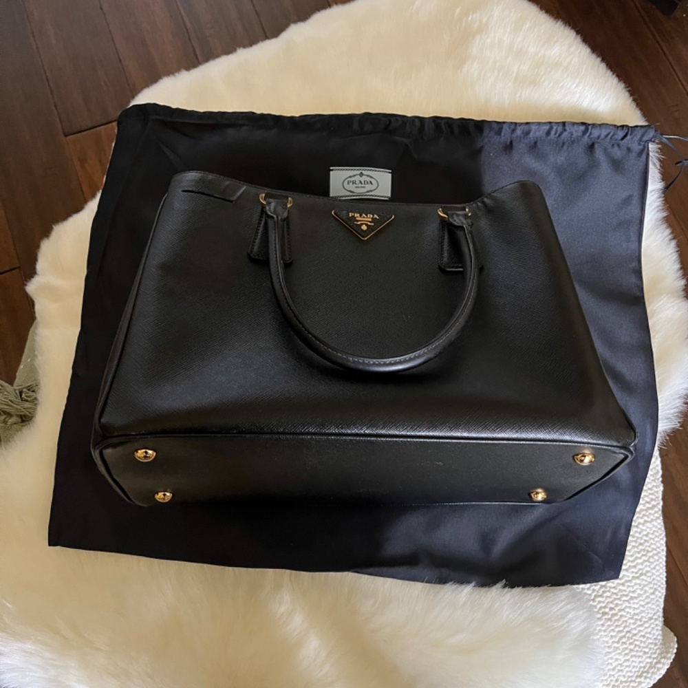Genuine Prada Saffiano Galleria Tote - Picture 11 of 16